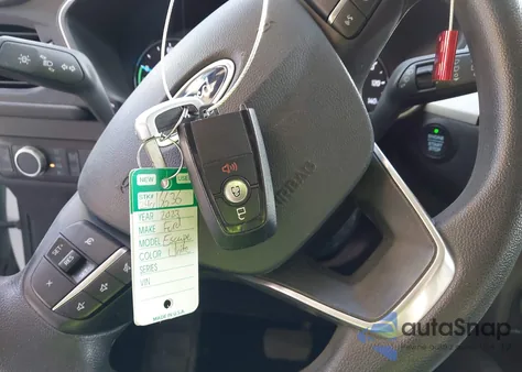 2022 Ford Escape Se Hybrid z USA, uszkodzony, nr VIN 1FMCU0BZ2NUA66901